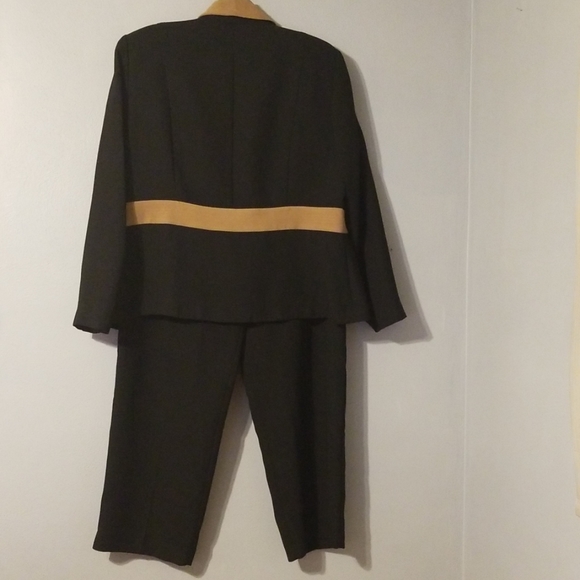 Pant Suit - Picture 4 of 6